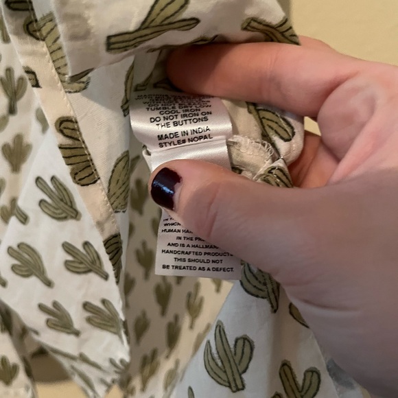 Cactus Print Ruffle Sleeve Top - Picture 9 of 11